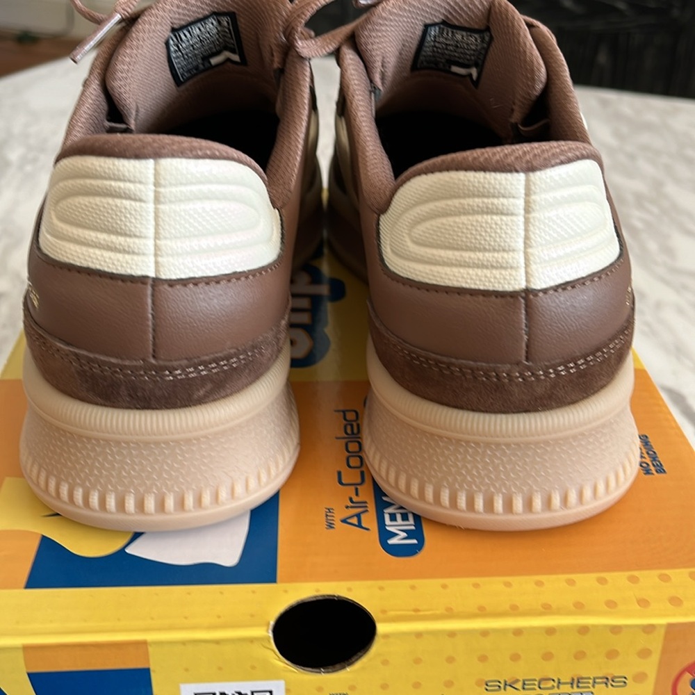 SKECHERS - Picture 3 of 5